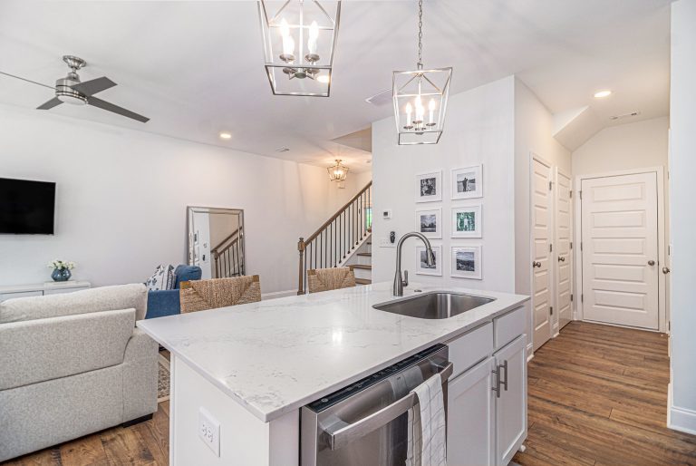 011 337 Clifton Ter Dng 13 682